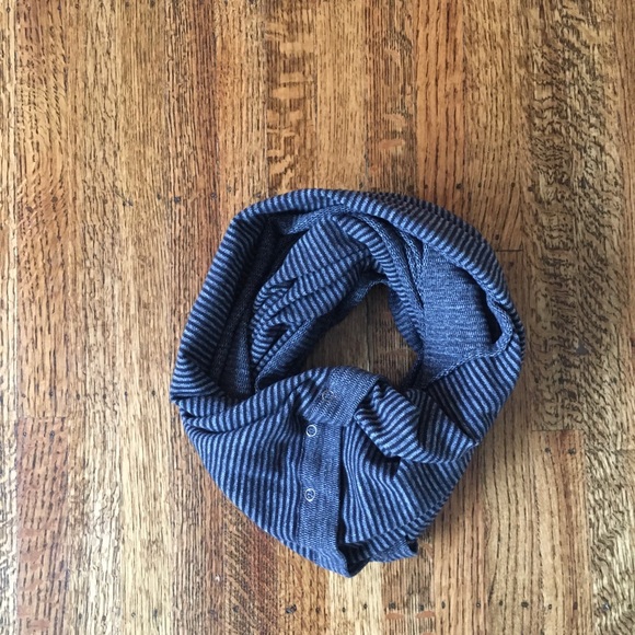 Lululemon Vinyasa Scarf - Picture 2 of 5